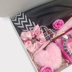 Ružovo-čierny box LOVE